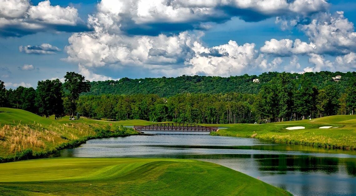 Golftophold i Danmark – den perfekte blandning af golf, overnatning og gastronomi